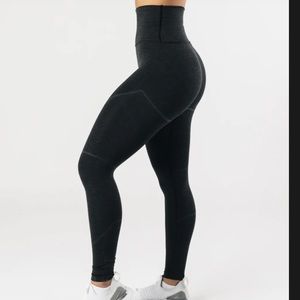 Alphalete Revival Legging